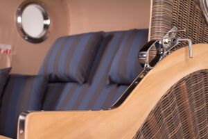 Luxus Strandkorb 2,5 Sitzer | XL Teak Bullauge | Grau | Ammersee Modell 582 | inkl. Liftersystem